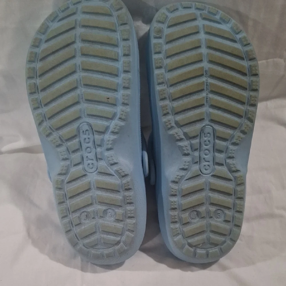 CROCS Kids Light Blue Fuzzy Lined Slippers